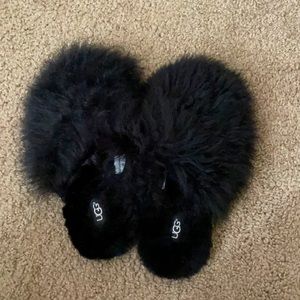 BRAND NEW: UGG slippers size 8
